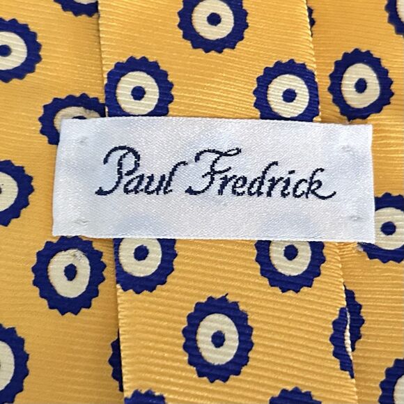 Paul Fredrick 100% Italian Silk Necktie Tie Yellow Blue Floral 4 x 57 1/4 - Picture 3 of 3